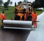 Укладка полотна Polyfelt PGM на строящуюся дорогу